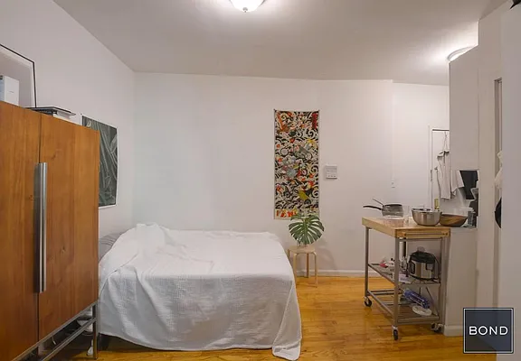 Rented by Bond New York | media 15