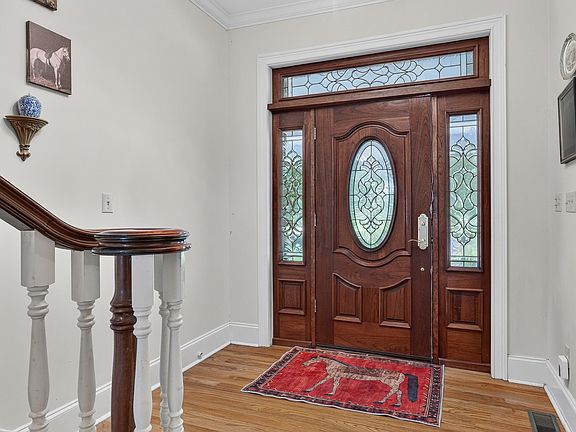 5th image of 135 Clayton Ln