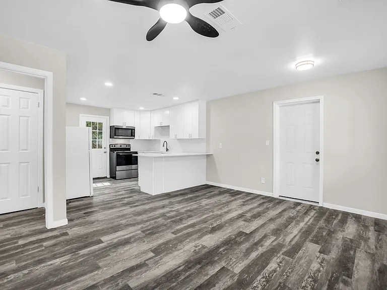 125 Vandenburg Dr — Photo 4