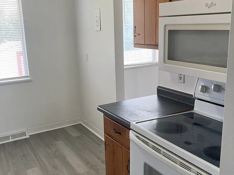 7255 Somerville Dr — Photo 10