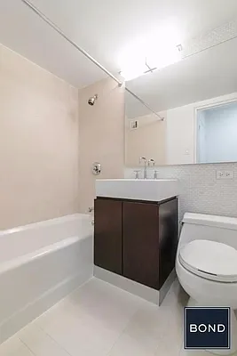 Rented by Bond New York | media 23