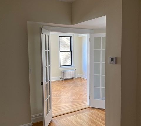 5th image of 210 E 68th St APT 11C