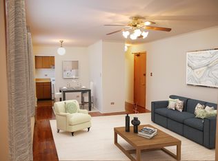417 W Roscoe St #A400BEB97, Chicago, IL 60657