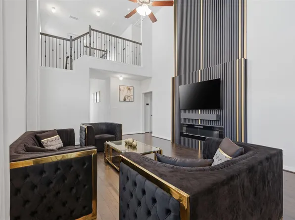 7415 Casuna Ln, Cypress, TX 77433