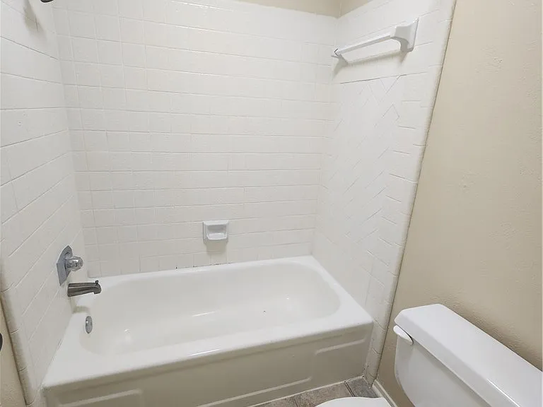 1901 Holleman Dr W #201 — Photo 17