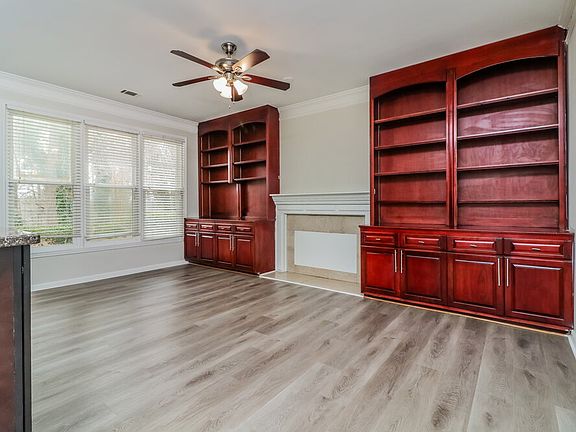 5th image of 15 Carriage Oaks Dr