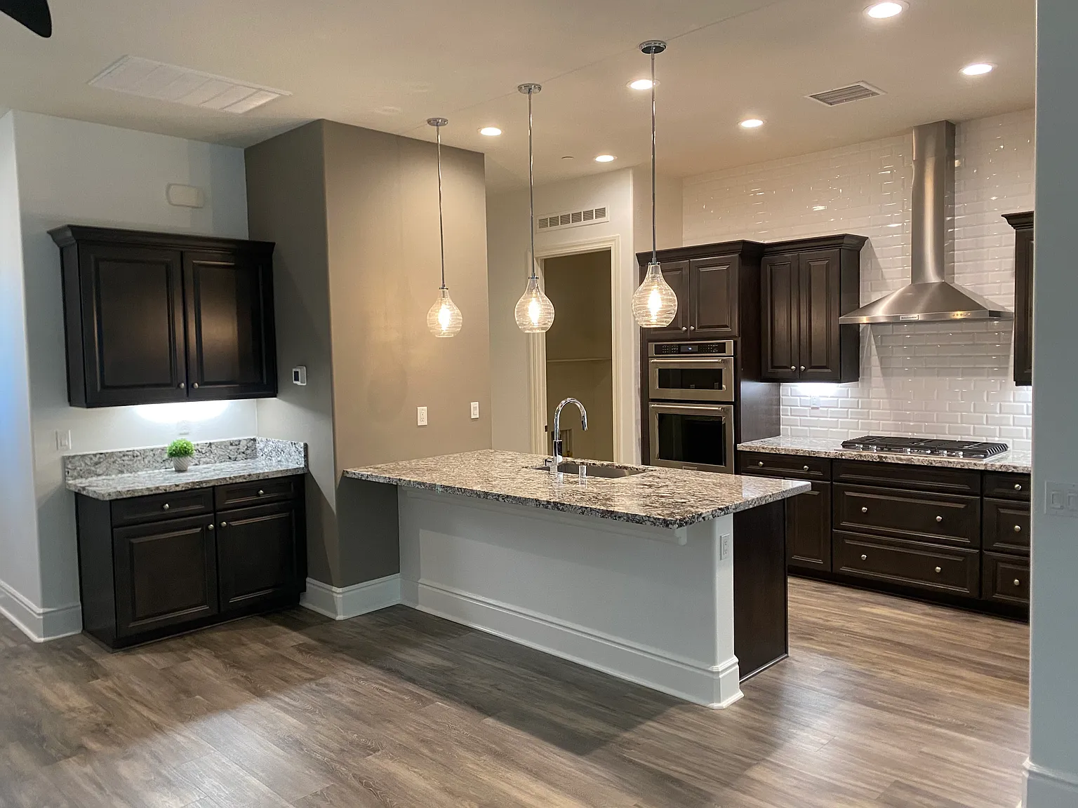 2 bed, 1438 sqft, $3,600 — Photo 3
