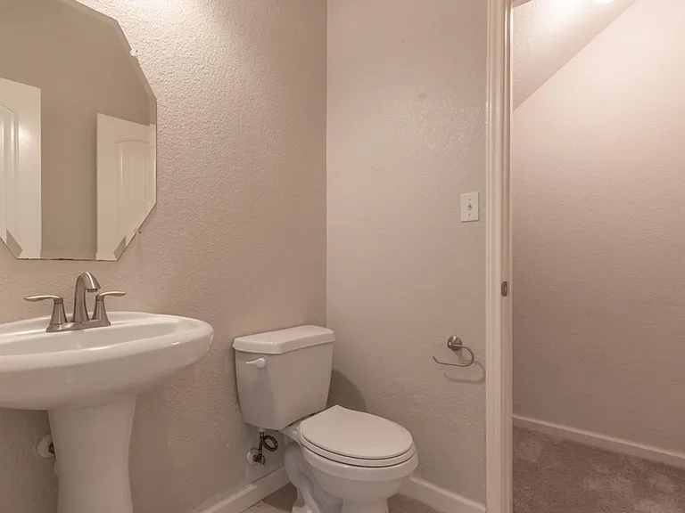 18601 Derby Hill Ln — Photo 33