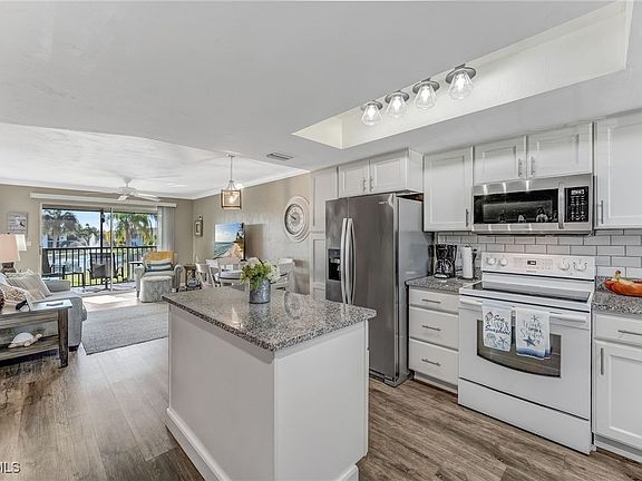 3rd image of 16007 Davis Rd APT 524