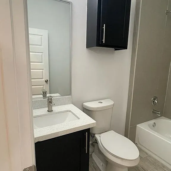 Spare Bathroom in Units: Main bathroom for guests