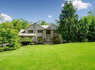 35 Winchester Ter, Randolph, NJ 07869