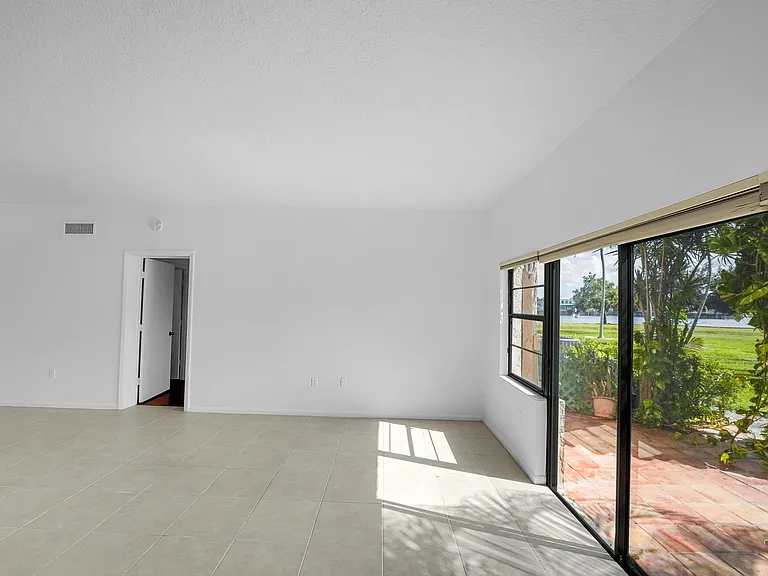 6654 Villa Sonrisa Dr #412 — Photo 30