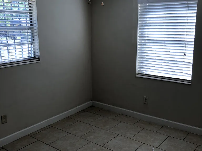 3513 E Emma St — Photo 8