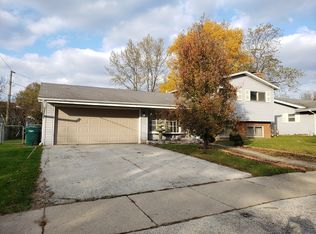 2200 Herbert Dr, Waukegan, IL 60087