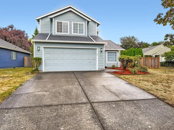 776 SW 12th St, Troutdale, OR 97060