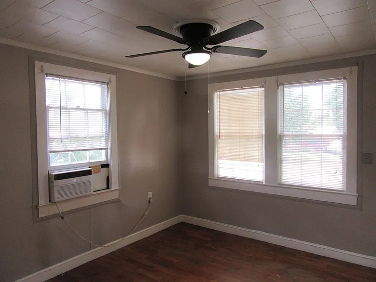 1708 Louise Ave — Photo 7