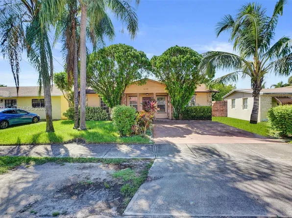 5120 SW 22nd St, West Park, FL 33023