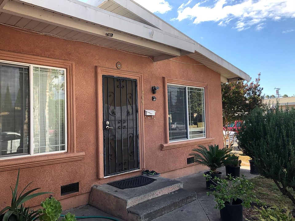 1st image of 469 Lochridge Dr
