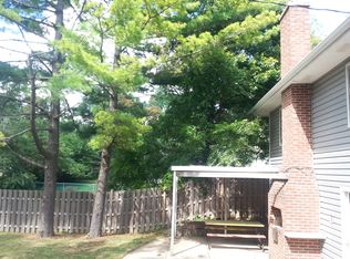 611 Smith Blvd, Aurora, IL 60505