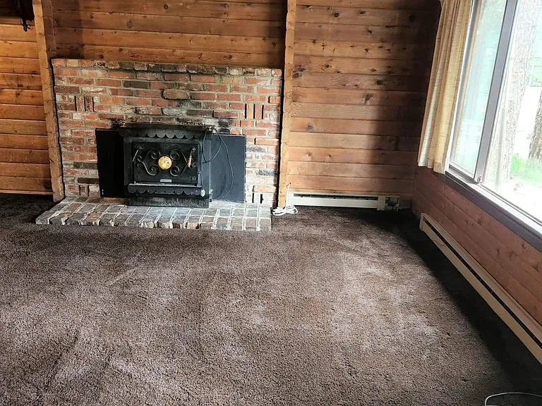 Wood burning fireplace insert supplies good heat
