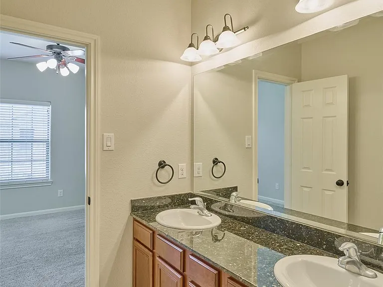2726 Misty Heath Ln — Photo 24