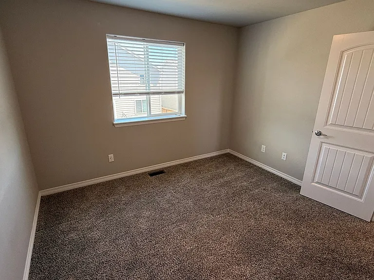 10934 Rowley Dr — Photo 16