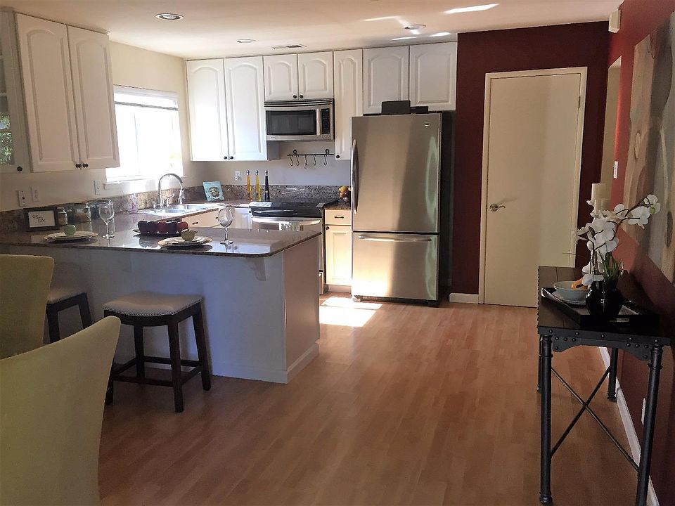 2nd image of 686 Azule Ave