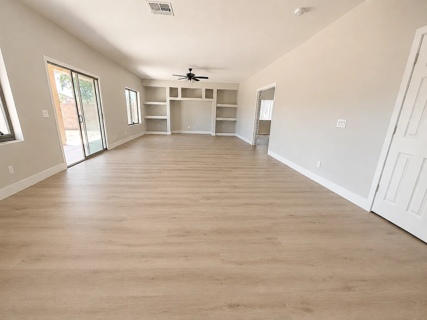 6 bed, 4187 sqft, $3,395 — Photo 4