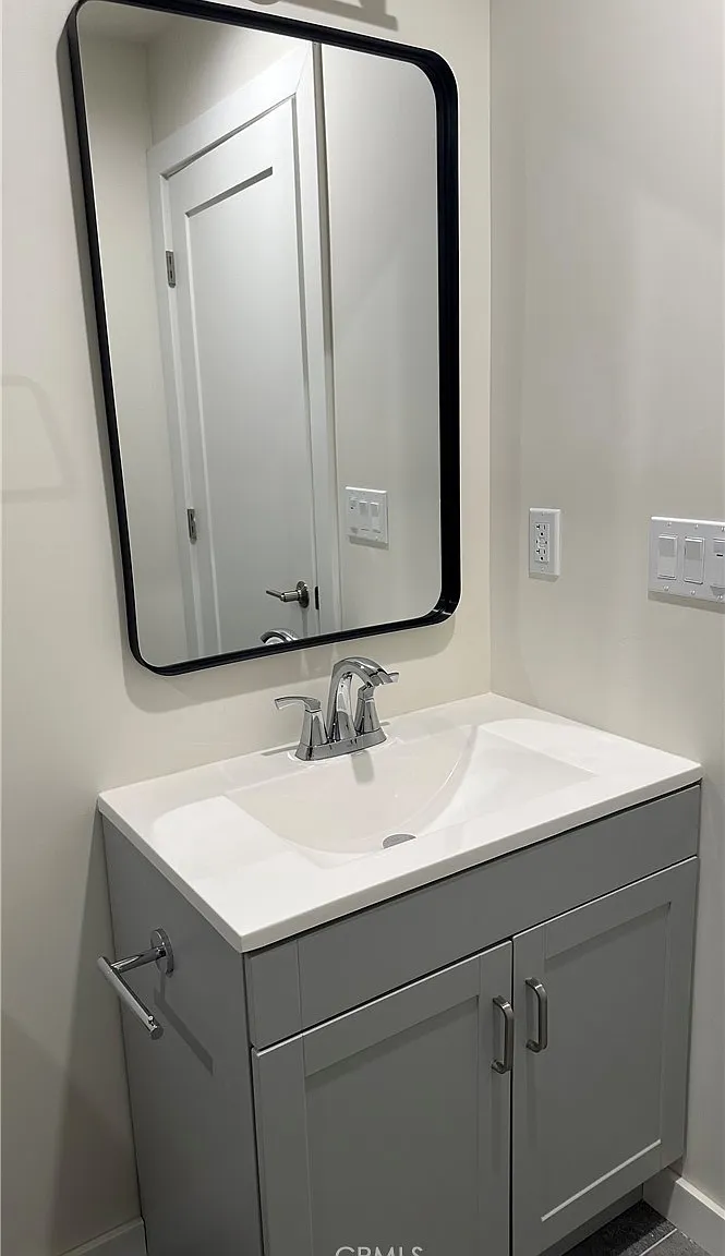 2 bed, 900 sqft, $2,800 — Photo 4