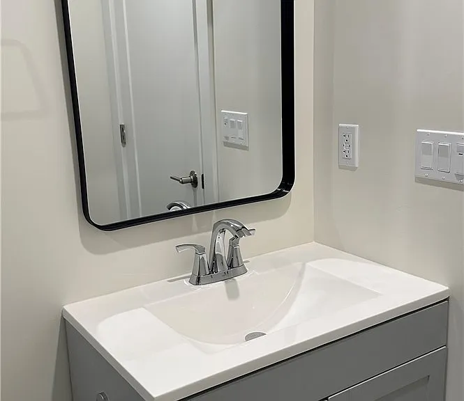 1315 N Kingsley Dr #1/2 — Photo 4