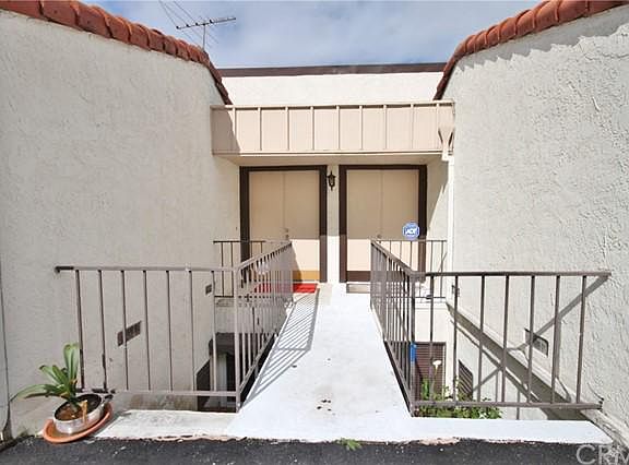 4th image of 876 S Garfield Ave