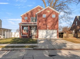 21597 Harper Lake Ave, Saint Clair Shores, MI 48080