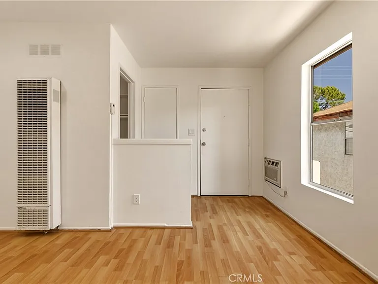 1155 Linden Ave #7 — Photo 7