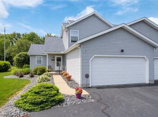 2419 Meadow Spring Cir, Akron, OH 44312