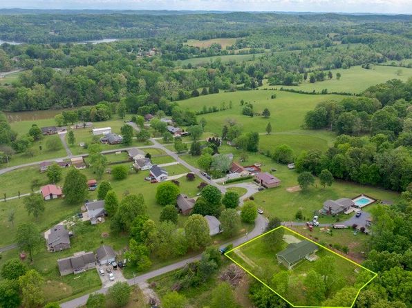 242 Lake Hills Cir, Spring City, TN 37381