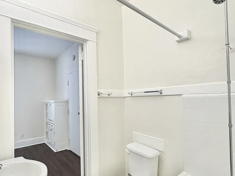 223 Lime Ave #11 — Photo 10