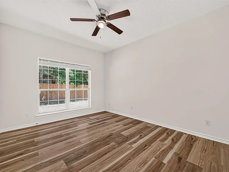 2314 Carriage Run E — Photo 32