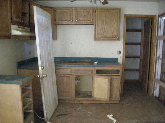 4th image of 417 Maude Ave