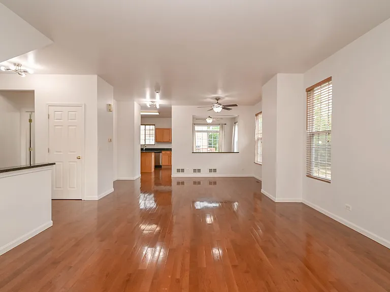 35 Thomas Ct — Photo 5