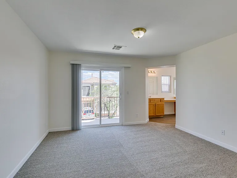 892 Blue Rosalie Pl — Photo 32