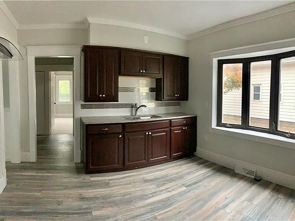 5th image of 47 Highland Ave