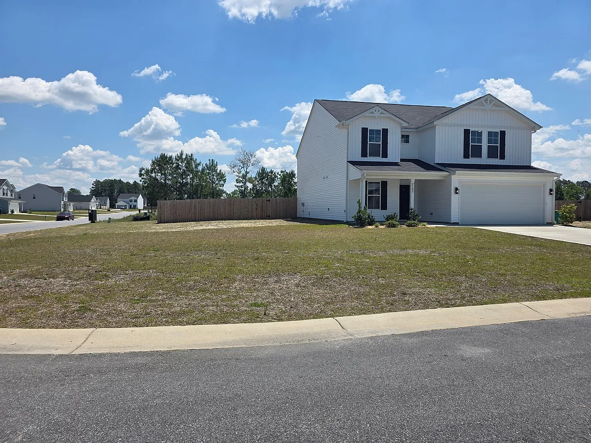 Building Photo - 2105 Purebred Cir