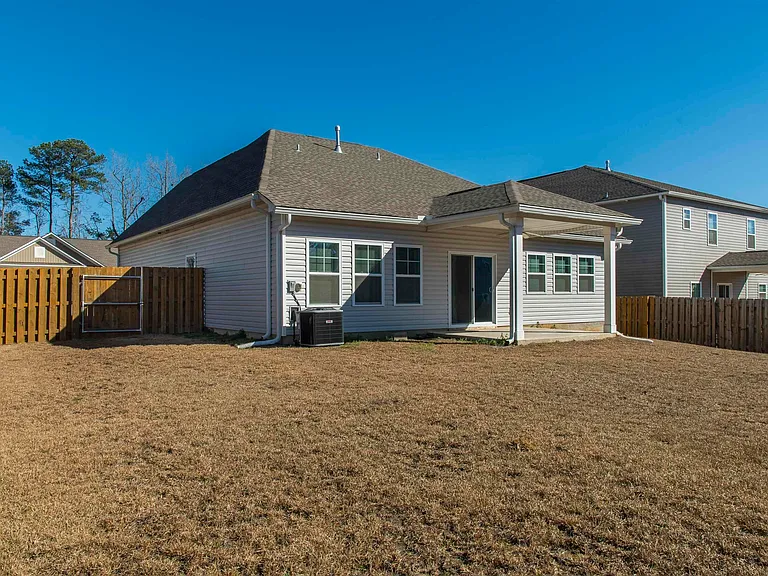 147 Doolittle Dr — Photo 3