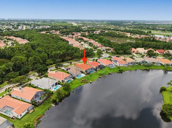 688 SW Lake Charles Circle, Port St Lucie, FL 34986