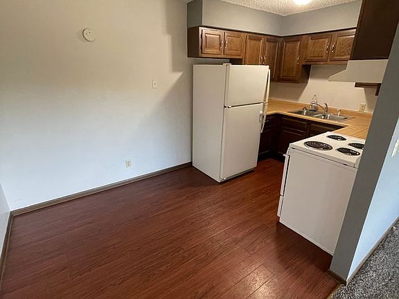 4th image of 3863 Paige Dr APT 5