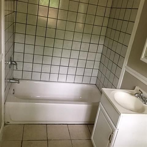 1st image of 1725 Laharpe St #1