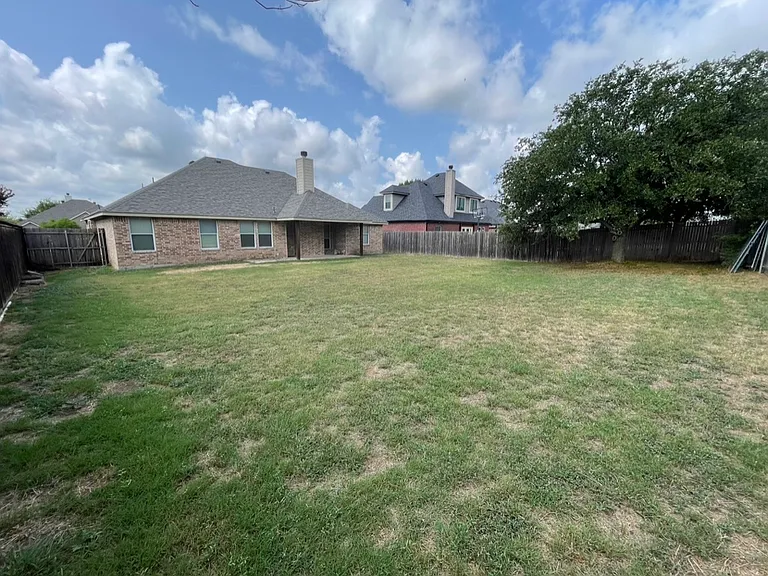 119 Clyde Dr — Photo 3