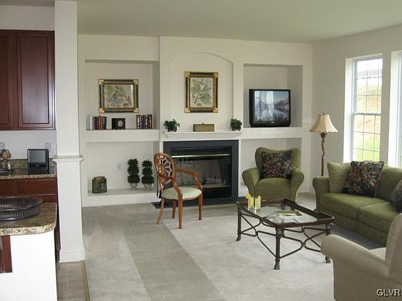 2nd image of 2819 W 129 Sheffield Dr