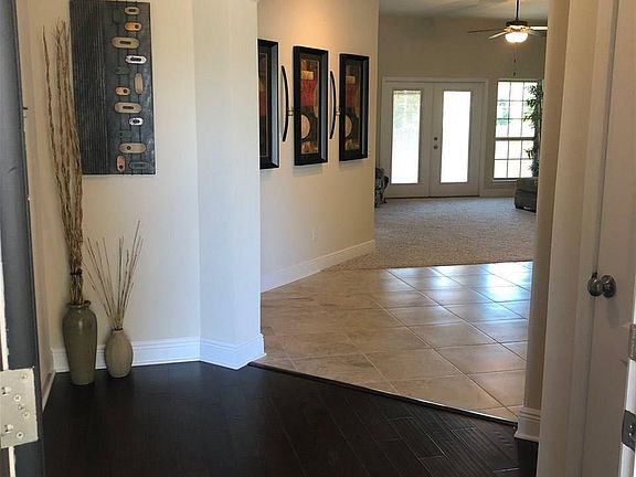 4th image of 6016 Twenty One Oaks Dr