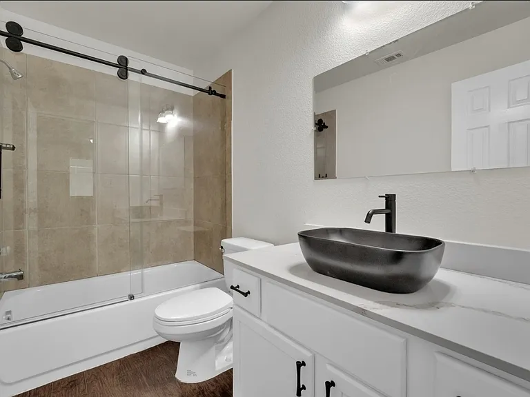338 Castleridge Dr #B — Photo 10